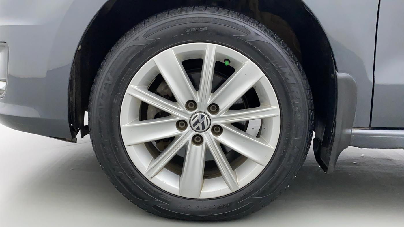 2016 Volkswagen Vento HIGHLINE TDI AT, Diesel, Automatic, 75,241 km, Left Front Wheel