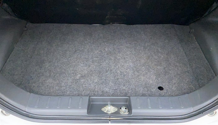 2016 Maruti Alto K10 VXI P, Petrol, Manual, 75,823 km, Boot Inside