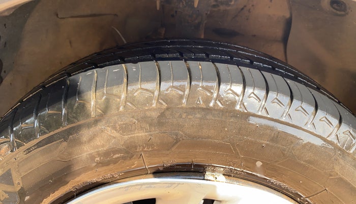 2021 Hyundai AURA S 1.2, CNG, Manual, 61,427 km, Right Front Tyre Tread