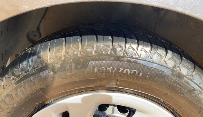 2021 Hyundai AURA S 1.2, CNG, Manual, 61,427 km, Right Rear Tyre Tread