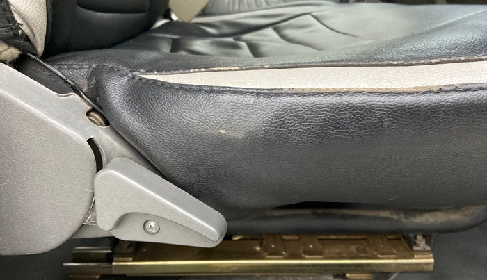 2019 Mahindra Bolero POWER PLUS SLE, Diesel, Manual, 1,12,124 km, Driver Side Adjustment Panel