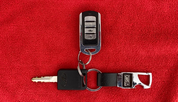 2019 Mahindra Bolero POWER PLUS SLE, Diesel, Manual, 1,12,124 km, Key Close Up