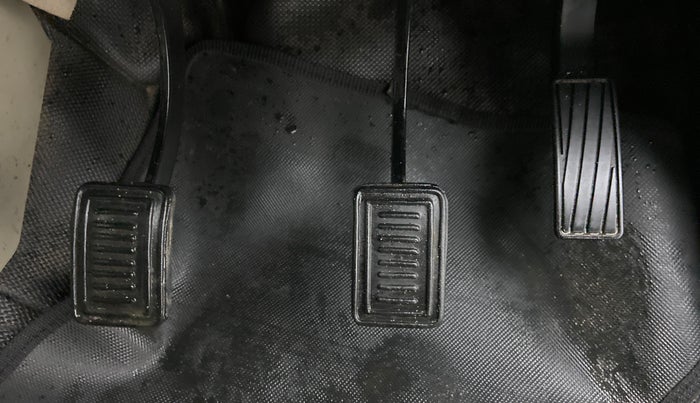 2019 Mahindra Bolero POWER PLUS SLE, Diesel, Manual, 1,12,124 km, Pedals