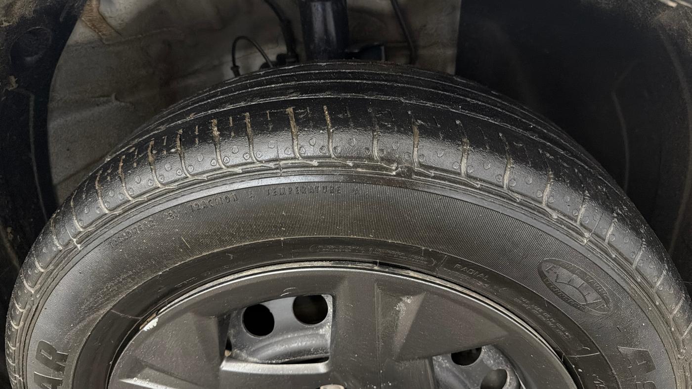 2024 Hyundai VENUE S (O) Plus 1.2 Petrol , Petrol, Manual, 38,084 km, Right Front Tyre Tread
