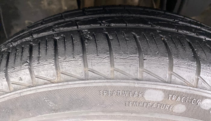 2019 Renault TRIBER 1.0 RXZ, Petrol, Manual, 30,418 km, Left Front Tyre Tread
