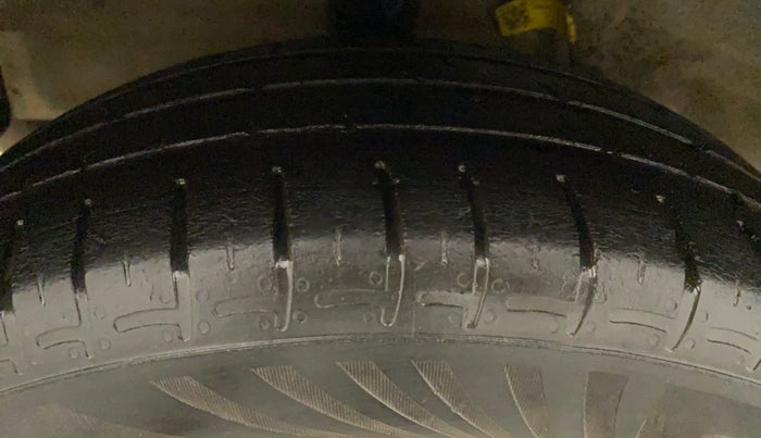 2021 Hyundai GRAND I10 NIOS SPORTZ 1.2 KAPPA VTVT CNG, CNG, Manual, 32,423 km, Right Rear Tyre Tread