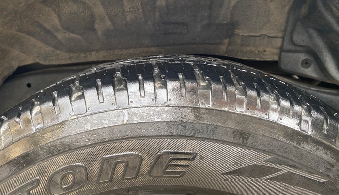 2013 Toyota Fortuner 3.0 4X4 MT, Diesel, Manual, 1,28,393 km, Left Rear Tyre Tread