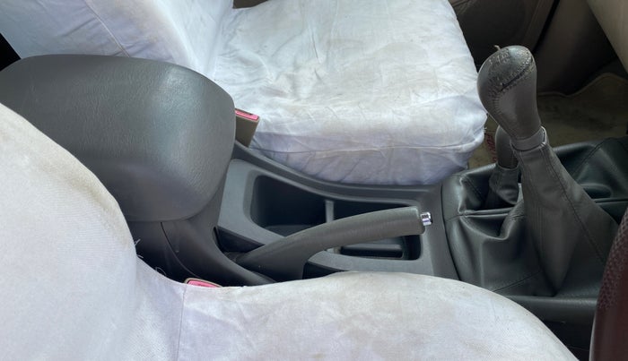 2013 Toyota Fortuner 3.0 4X4 MT, Diesel, Manual, 1,28,393 km, Gear Lever