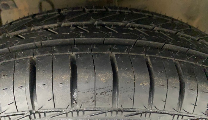 2012 Maruti Swift Dzire VXI, Petrol, Manual, 72,402 km, Left Front Tyre Tread