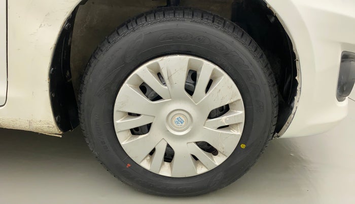 2012 Maruti Swift Dzire VXI, Petrol, Manual, 72,402 km, Right Front Wheel