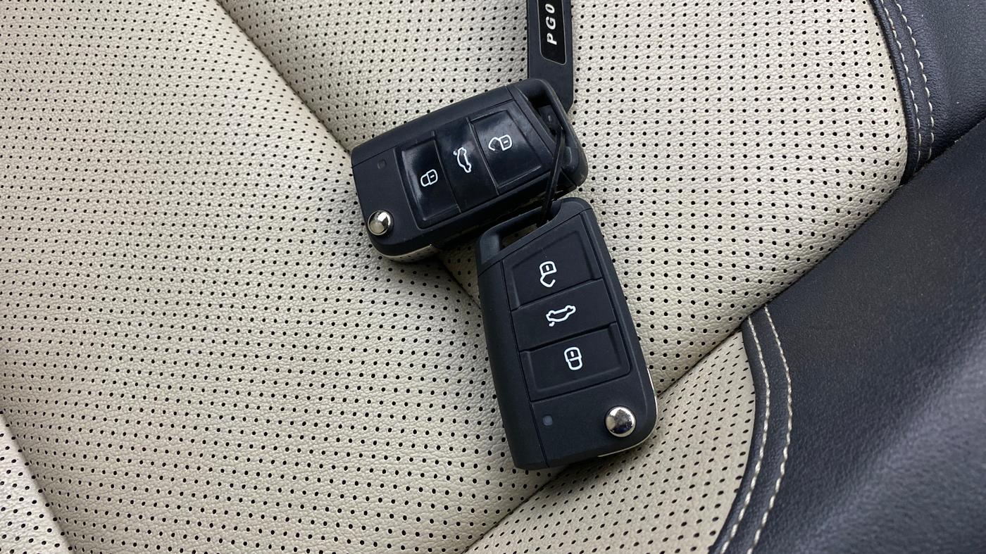 2023 Skoda SLAVIA STYLE 1.0L TSI AT, Petrol, Automatic, 76,281 km, Key Close Up