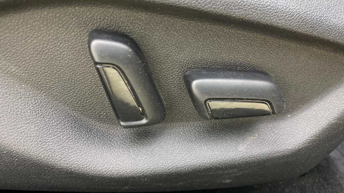 2023 Skoda SLAVIA STYLE 1.0L TSI AT, Petrol, Automatic, 76,281 km, Driver Side Adjustment Panel