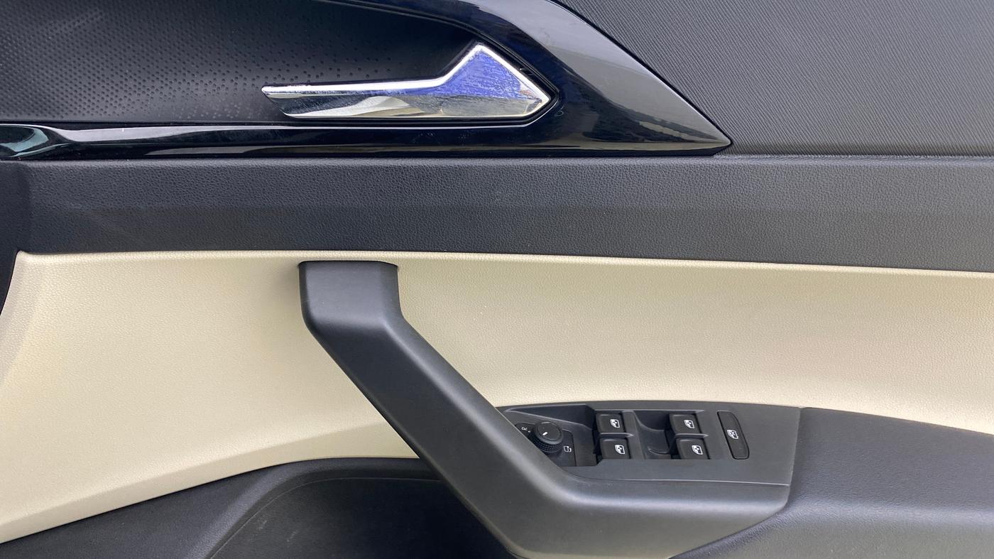 2023 Skoda SLAVIA STYLE 1.0L TSI AT, Petrol, Automatic, 76,281 km, Driver Side Door Panels Control