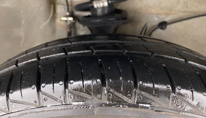 2022 Maruti Alto LXI O, Petrol, Manual, 3,896 km, Right Front Tyre Tread