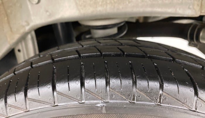 2022 Maruti Alto LXI O, Petrol, Manual, 3,896 km, Left Rear Tyre Tread
