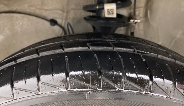 2022 Maruti Alto LXI O, Petrol, Manual, 3,896 km, Left Front Tyre Tread