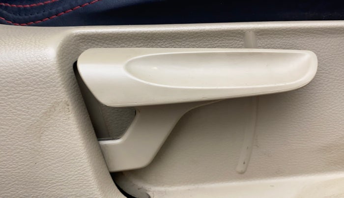 2016 Volkswagen Polo HIGHLINE1.2L, Petrol, Manual, 43,413 km, Driver Side Adjustment Panel