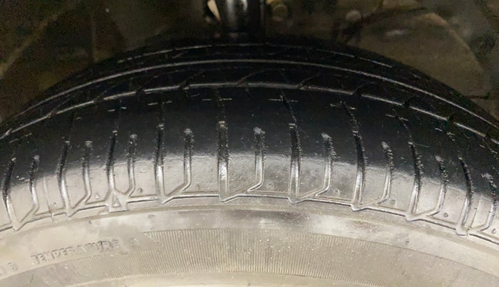 2019 Maruti XL6 ZETA AT, Petrol, Automatic, 84,749 km, Right Front Tyre Tread