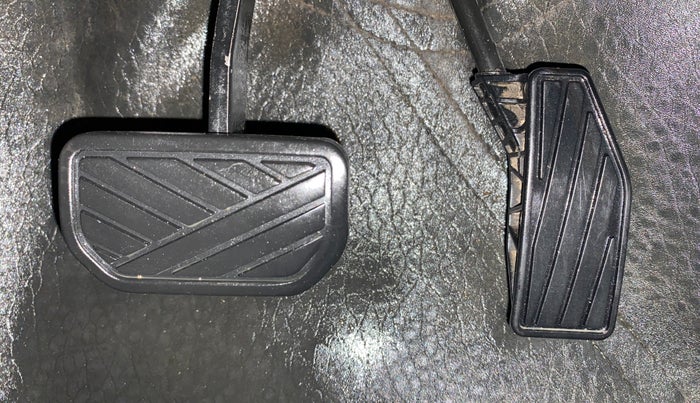 2019 Maruti XL6 ZETA AT, Petrol, Automatic, 84,749 km, Pedals
