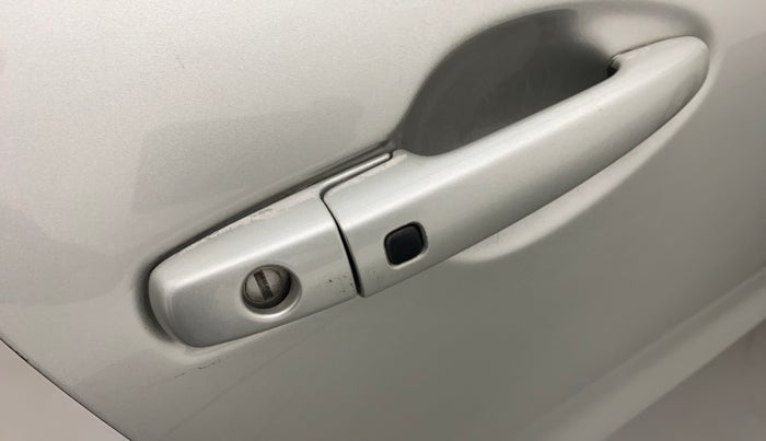 2018 Maruti Swift ZDI AMT, Diesel, Automatic, 1,05,505 km, Lock system - Keyless sensor not working