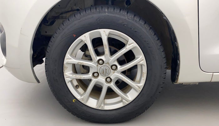 2018 Maruti Swift ZDI AMT, Diesel, Automatic, 1,05,505 km, Left Front Wheel
