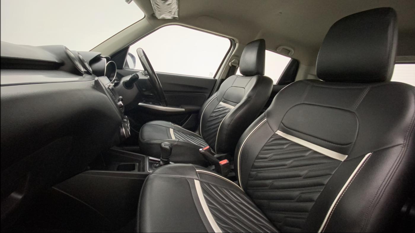 2018 Maruti Swift ZDI AMT, Diesel, Automatic, 1,05,505 km, Right Side Front Door Cabin