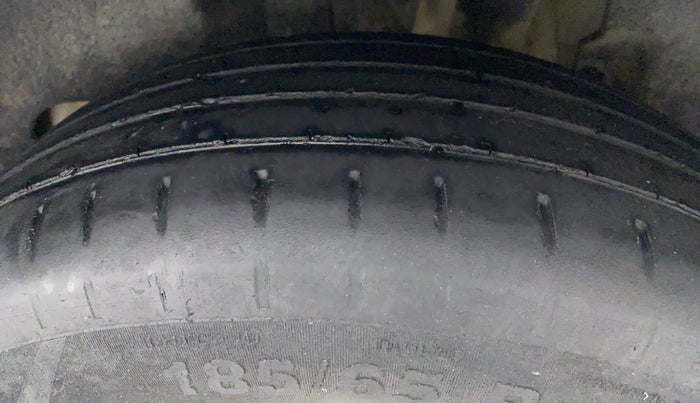 2018 Maruti Swift ZDI AMT, Diesel, Automatic, 1,05,505 km, Left Rear Tyre Tread