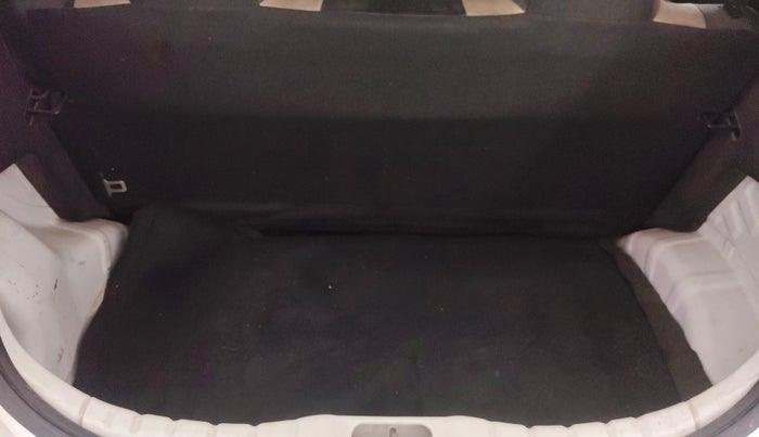 2014 Hyundai Eon ERA +, Petrol, Manual, 78,367 km, Boot Inside