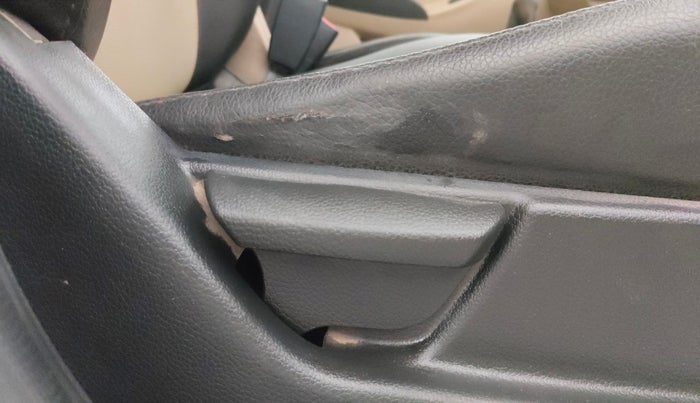 2014 Hyundai Eon ERA +, Petrol, Manual, 78,367 km, Driver Side Adjustment Panel