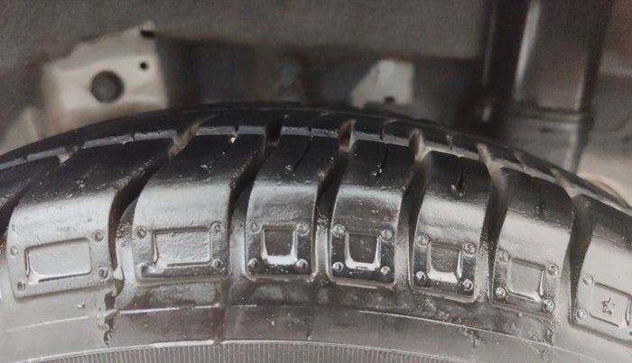 2014 Hyundai Eon ERA +, Petrol, Manual, 78,367 km, Left Rear Tyre Tread