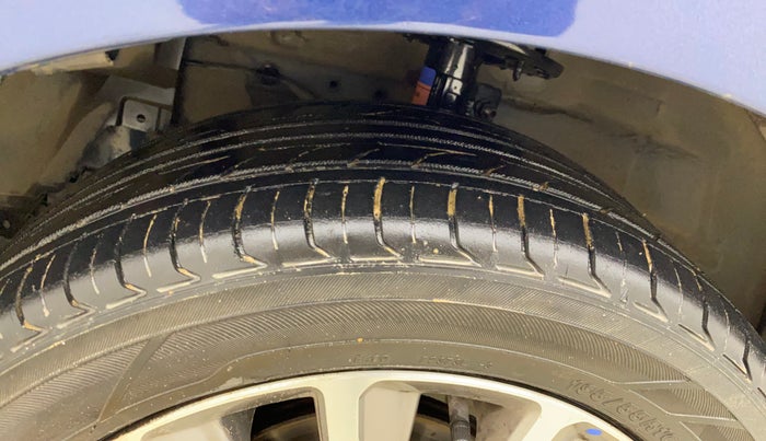 2018 Maruti Ciaz ALPHA 1.5 SHVS PETROL, CNG, Manual, 66,130 km, Left Front Tyre Tread