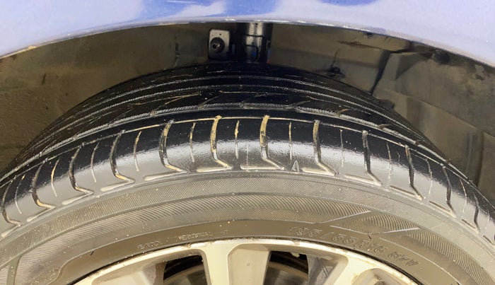 2018 Maruti Ciaz ALPHA 1.5 SHVS PETROL, CNG, Manual, 66,130 km, Right Front Tyre Tread