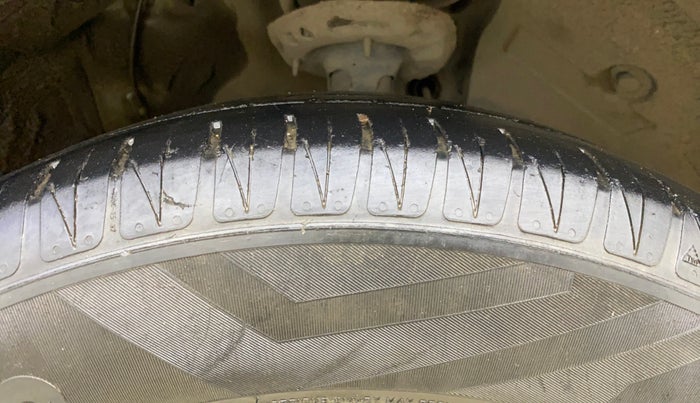 2021 KIA SONET GTX PLUS 1.5 AT, Diesel, Automatic, 40,112 km, Right Front Tyre Tread