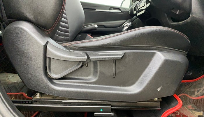 2021 KIA SONET GTX PLUS 1.5 AT, Diesel, Automatic, 40,112 km, Driver Side Adjustment Panel