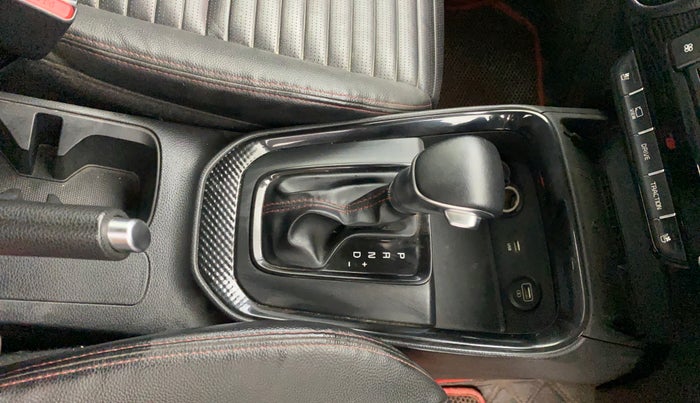 2021 KIA SONET GTX PLUS 1.5 AT, Diesel, Automatic, 40,112 km, Gear Lever