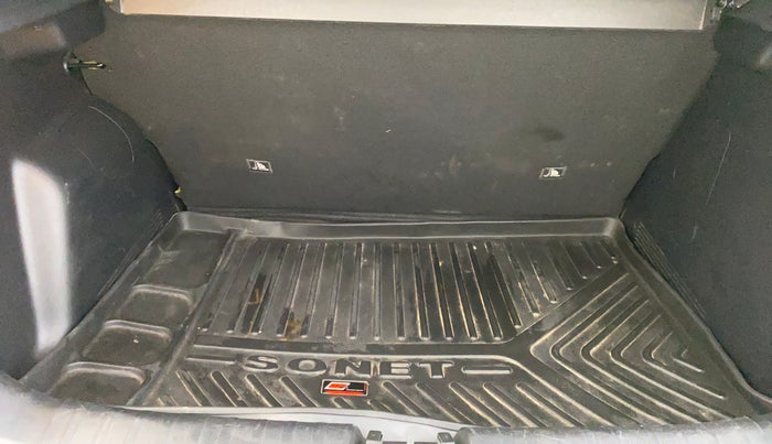 2021 KIA SONET GTX PLUS 1.5 AT, Diesel, Automatic, 40,112 km, Boot Inside