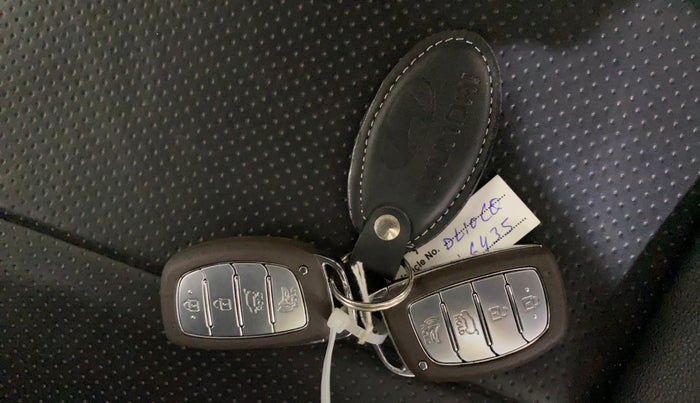 2021 Hyundai NEW I20 ASTA 1.2 MT, Petrol, Manual, 27,922 km, Key Close Up