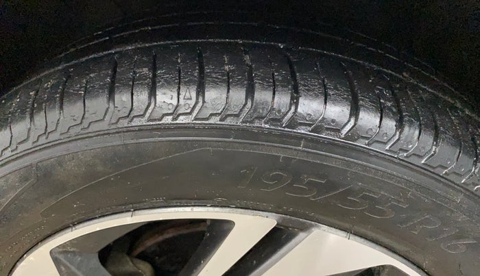 2021 Hyundai NEW I20 ASTA 1.2 MT, Petrol, Manual, 27,922 km, Left Rear Tyre Tread