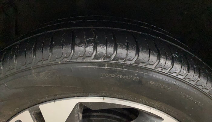 2021 Hyundai NEW I20 ASTA 1.2 MT, Petrol, Manual, 27,922 km, Right Rear Tyre Tread