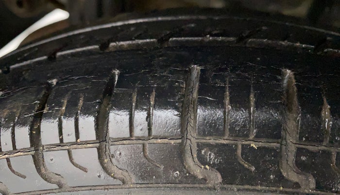 2014 Maruti Alto 800 LXI, Petrol, Manual, 14,820 km, Right Rear Tyre Tread