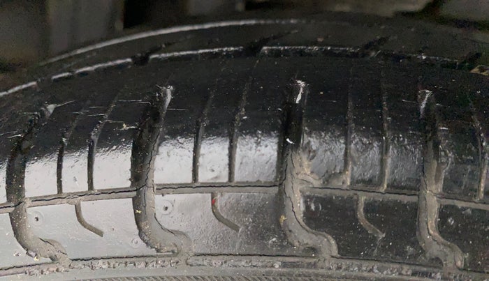 2014 Maruti Alto 800 LXI, Petrol, Manual, 14,820 km, Left Rear Tyre Tread