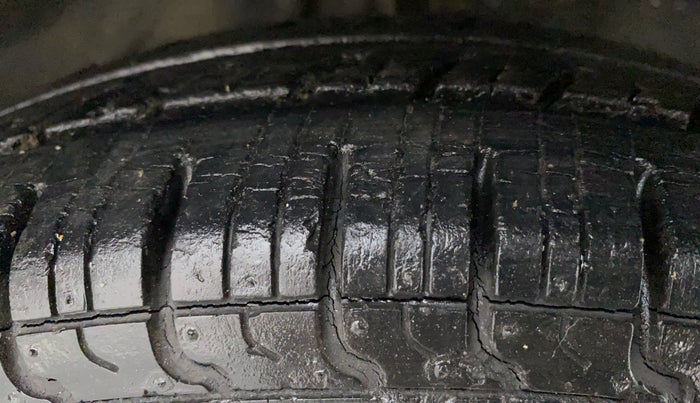 2014 Maruti Alto 800 LXI, Petrol, Manual, 14,820 km, Right Front Tyre Tread