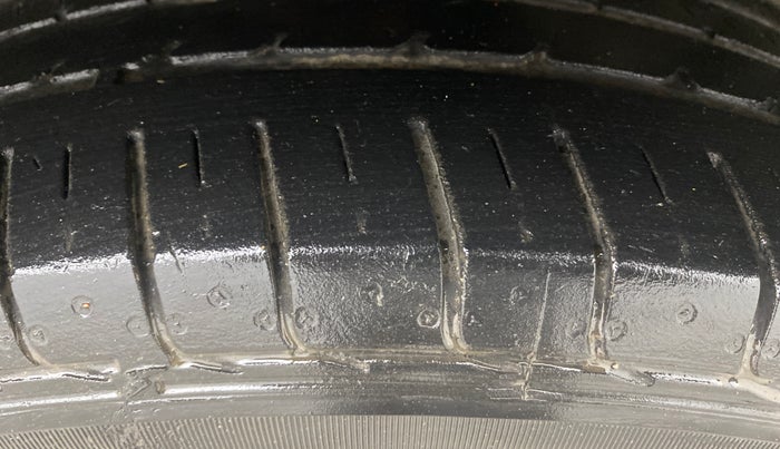 2023 KIA SELTOS HTX PETROL 1.5, Petrol, Manual, 29,874 km, Right Front Tyre Tread