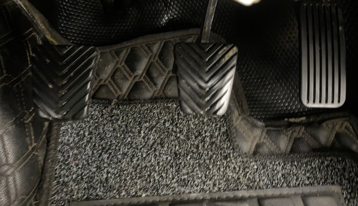 2023 KIA SELTOS HTX PETROL 1.5, Petrol, Manual, 29,874 km, Pedals