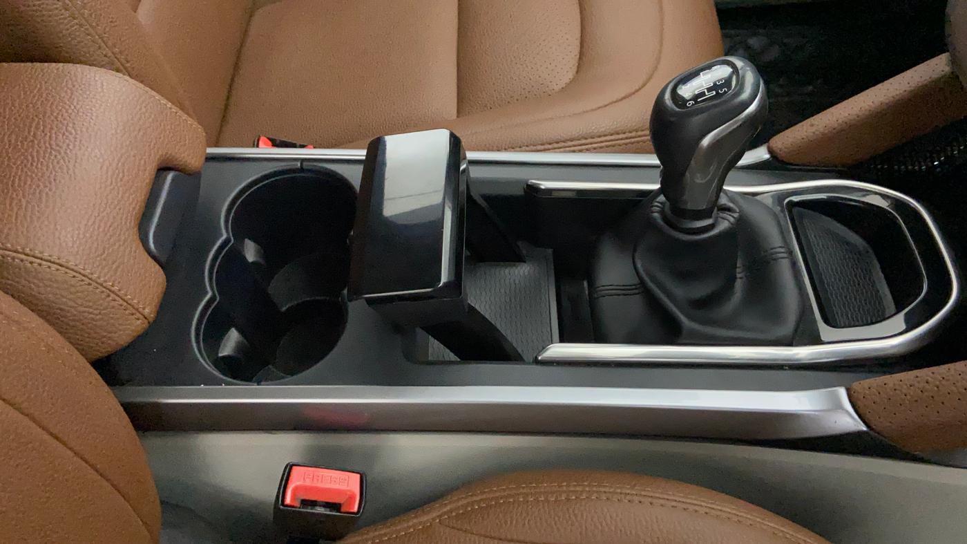 2022 Tata Safari XT PLUS, Diesel, Manual, 39,402 km, Gear Lever