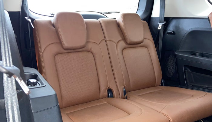 2022 Tata Safari XT PLUS, Diesel, Manual, 39,402 km, Third Seat Row ( optional )