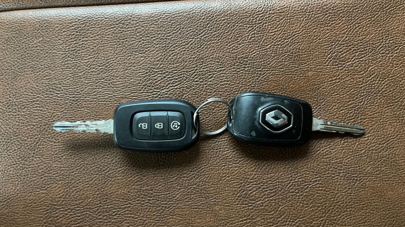 2021 Renault Duster RXZ 1.3 TURBO PETROL MT, Petrol, Manual, 88,977 km, Key Close Up