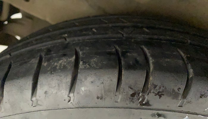 2011 Hyundai i10 MAGNA 1.2, Petrol, Manual, 82,130 km, Right Rear Tyre Tread