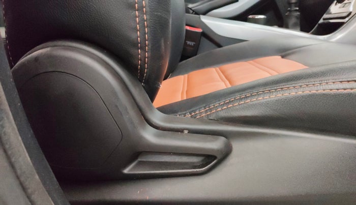 2021 Tata NEXON XM SUNROOF PETROL, Petrol, Manual, 35,069 km, Driver Side Adjustment Panel