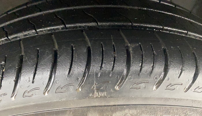 2024 Renault TRIBER RXZ, Petrol, Manual, 11,258 km, Right Front Tyre Tread